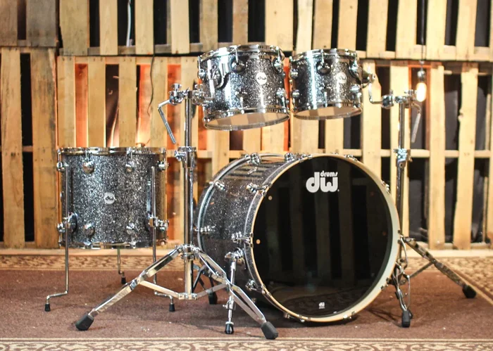DW Collector’s Maple 333 Black Galaxy Drum Set – 22,10,12,16 – SO#1338603