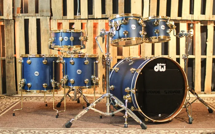 DW Collector’s Maple Mahogany Regal Blue Satin Oil Drum Set – 22,10,12,14,16,14sn – SO#1304638