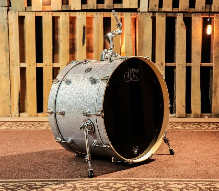 DW Performance Silver Sparkle Kick Drum – 14×22 – Installed DWCP7771