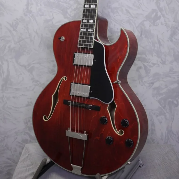 Eastman AR 372 CE 16” Archtop Sunburst