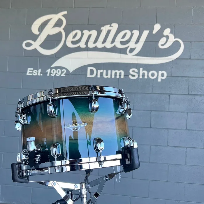 TAMA MES148-LEWB Starclassic Maple Exotic 8×14 ” Snare Drum in Emerald Pacific Walnut Burst w/ Chrome Hardware