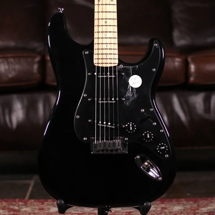 USED – Fender Lite Ash Stratocaster – Black