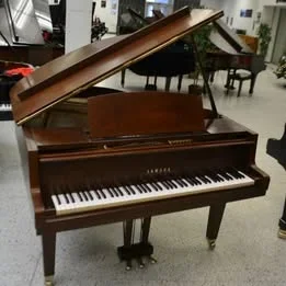 Yamaha Baby Grand Piano-Player Piano-Model GC1 with Disklavier